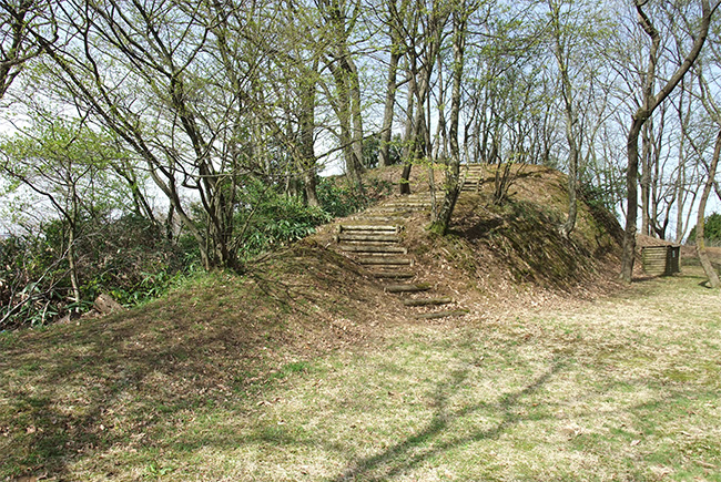 松根城 櫓台へ